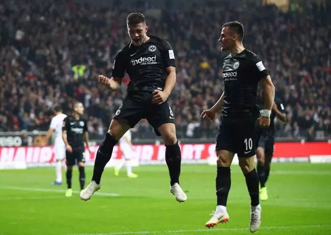  莱比锡红牛客场不敌门兴格拉德巴赫爆冷门  