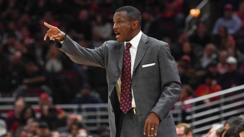  活塞解雇主帅凯西，助理教练临时接任引质疑  