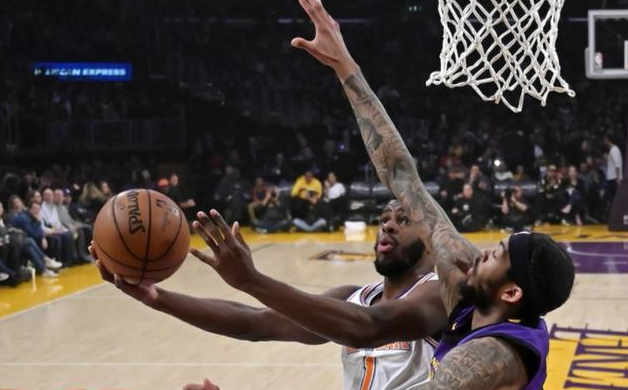  步行者绝杀尼克斯保留季后赛希望  